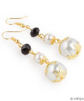 Cercei perle albe cu decoraţii aurii